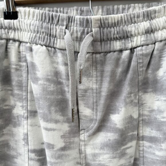 Athleta Womens Farallon Camo Print Jogger Pants Stretch Drawstring Waist Gray 18 - Picture 3 of 15